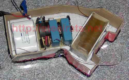 компонуем все узлы шокера внутри корпуса (увеличить)